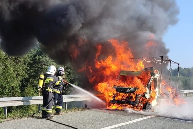 Autostrada A1: pożar baterii do samochodów elektrycznych. Z 
