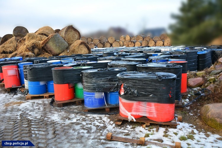 Śląskie: ujawniono ogromne ilości nielegalnych odpadów. Utylizacja kosztowałaby 350 mln zł, CBŚP