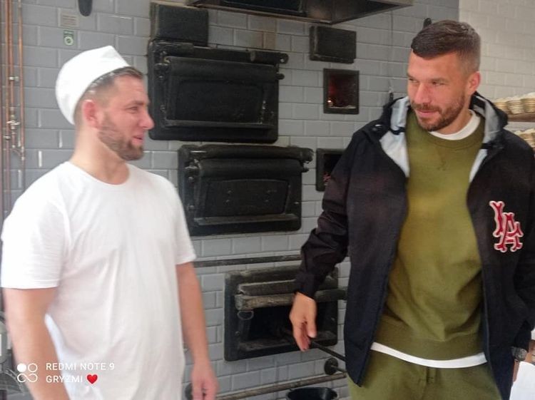 Teraz kebab od Poldiego również w Zabrzu. Lukas Podolski otworzy pierwszy bar w Polsce, Facebook/LukasPodolski, Facebook/ManufakturaPiekarnicza