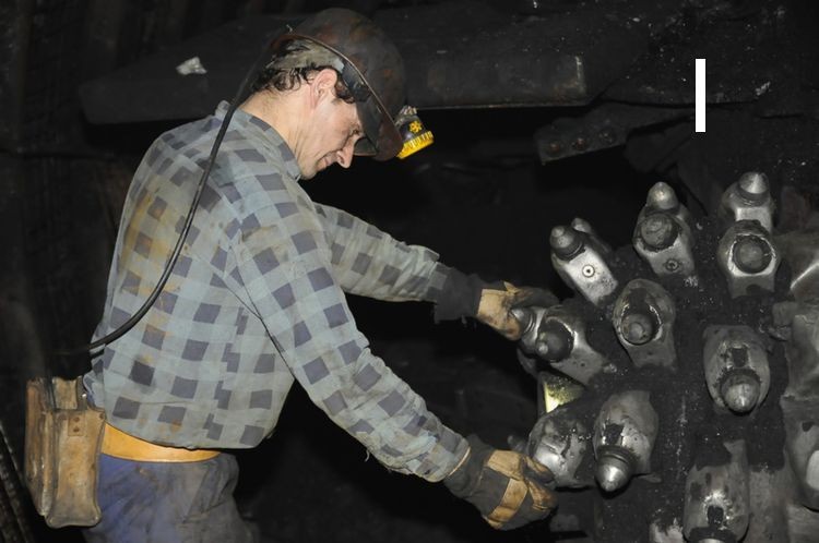 Górnikom z KWK „ROW” brakuje sprzętu ochronnego? „Sierpień 80”: jeżeli tak – wstrzymać prace, materiały prasowe