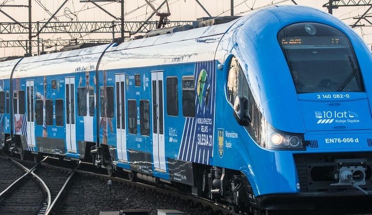 Nawet 30 nowych pociągów z wieloletnim serwisowaniem dla śląskiego. Jest przetarg, Twitter/KolejeŚląskie