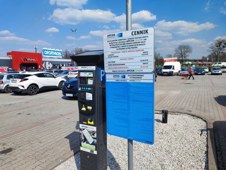 UOKiK nałożył dużą karę na APCOA Parking Polska. Firma nie składa broni, redakcja
