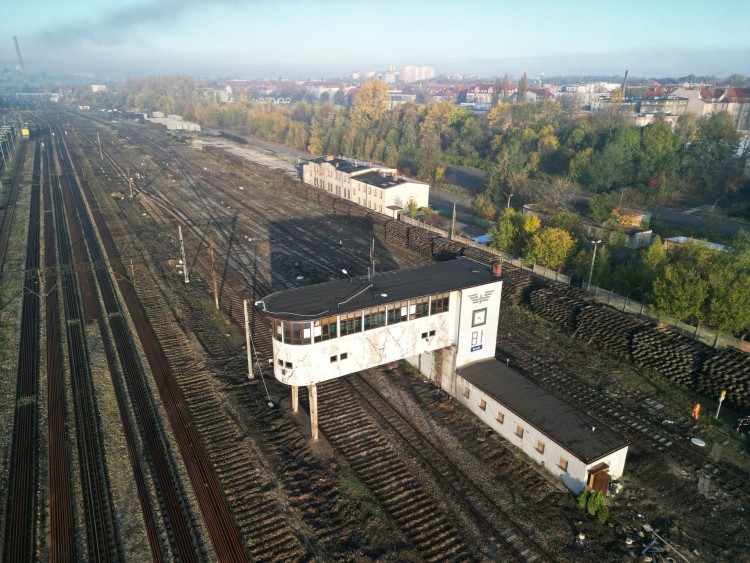 Zabytkowa nastawnia kolejowa w Bytomiu odzyska blask. To część gigantycznej inwestycji PLK za 1,2 mld zł, Szymon Grochowski/PLK SA