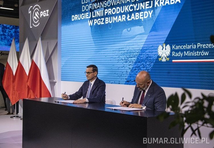 50 Krabów rocznie będzie wyjeżdżać z Gliwic. 850 mln zł na produkcję dla Bumaru-Łabędy, Bumar-Łabędy