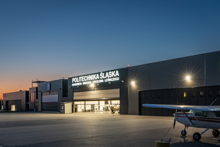 Odlotowa inwestycja za 55 milionów. To hangary Politechniki na lotnisku w Gliwicach, Materiały prasowe