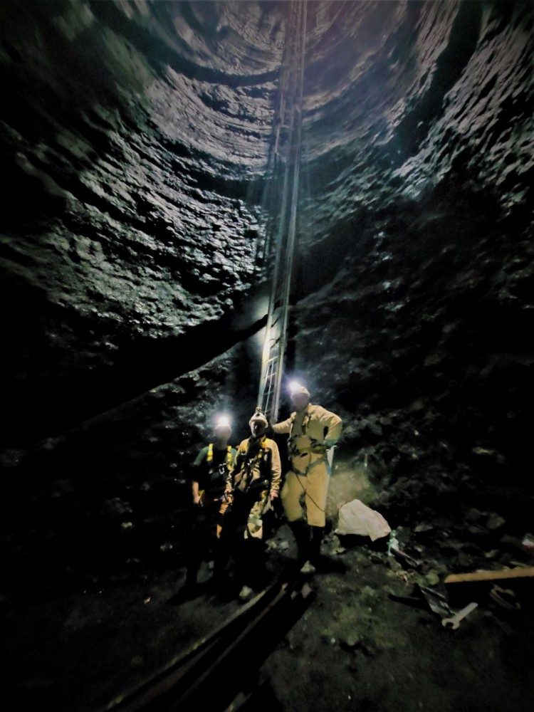 Górnicy z PGG innowacyjną techniką wyremontowali 40-letni zbiornik na urobek, PGG