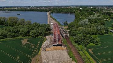 Nowy most na Wiśle, tory, przystanki - zobaczcie największą inwestycję kolejową na Śląsku na półmetku