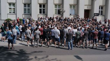 Protest górników przed siedzibą PGG w Katowicach