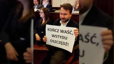PiS stracił władzę w sejmiku woj. śląskiego (wideo)