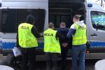 Przerażające ilości trujących odpadów składowanych w halach - policja zatrzymała kolejnych gangsterów, Policja Śląska