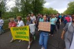 Parkiem Śląskim przeszedł Marsz Milczenia w proteście przeciw deweloperowi, 